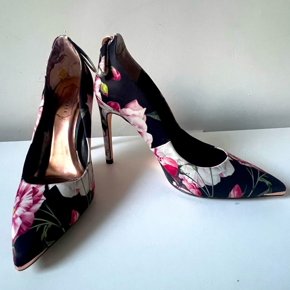 Stunning 4 inch flower print Ted Baker stiletto heals - new size36.5/ US6.5